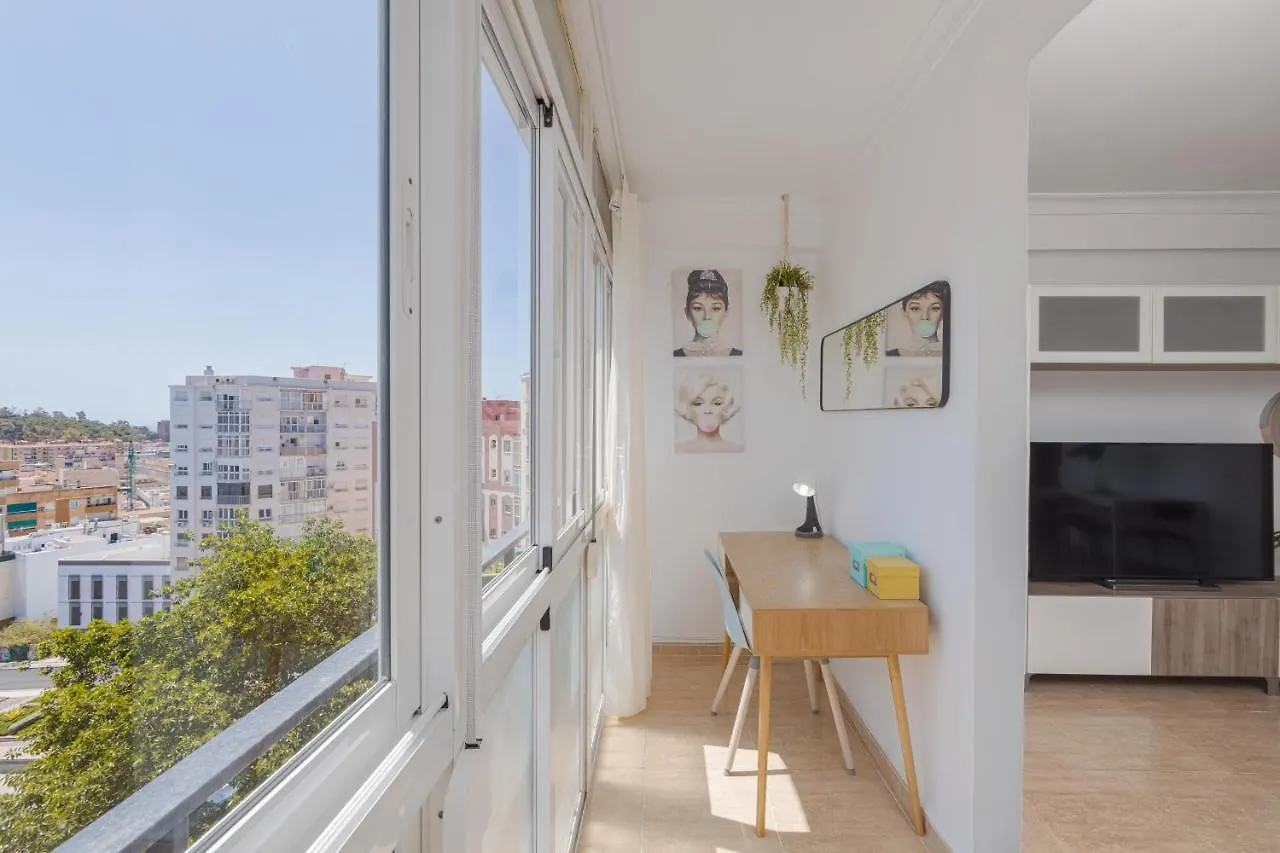 C27 Great 3 Bedroom Apt Close To Center Malaga 0*,