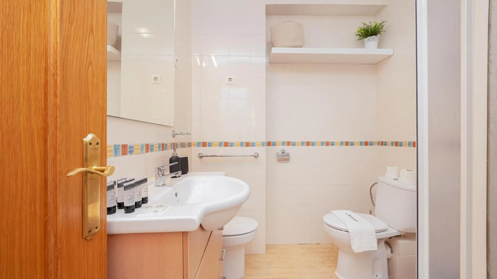 C27 Great 3 Bedroom Apt Close To Center Malaga
