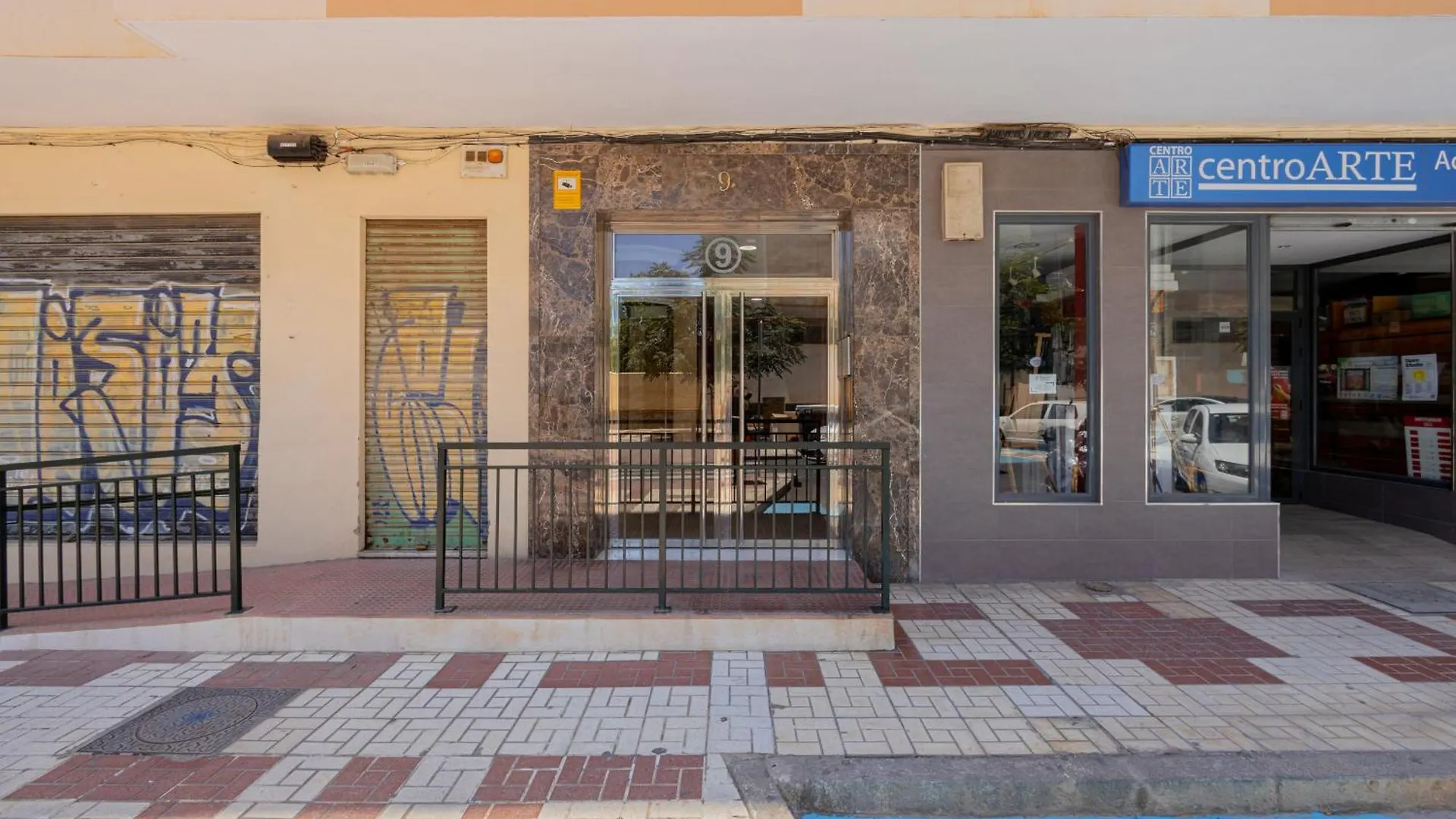 Apartment C27 Great 3 Bedroom Apt Close To Center Malaga